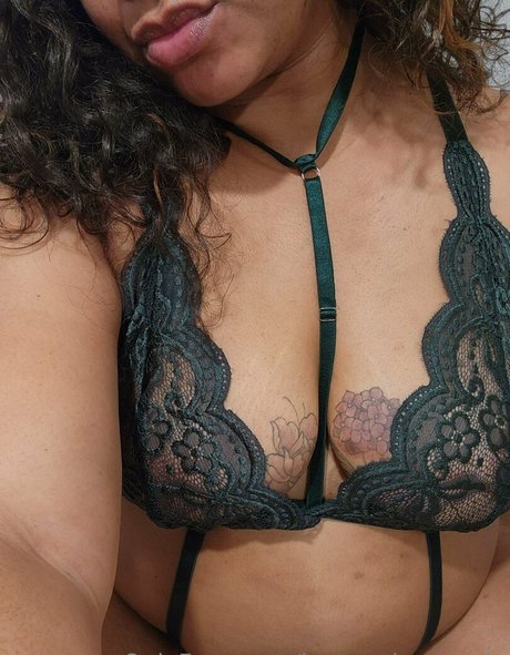 lucycashmerevip nackt exklusive bild