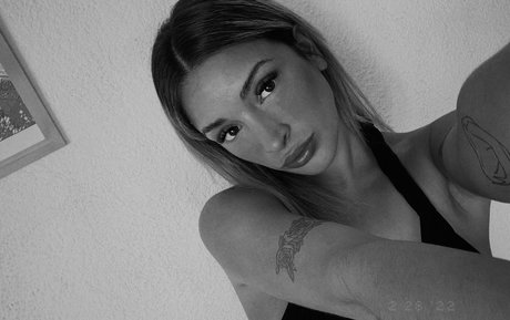 belonly kunst akt galerien