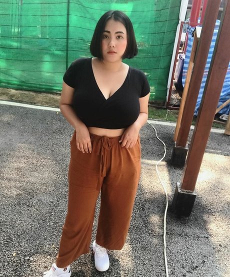 Phiromya Pangyouk pornostar nackt foto