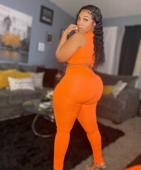 TheeMsRobinson model top bilder