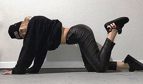 rothaarige dünne onlyfans exklusive kunst galerien