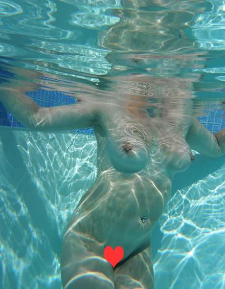 wet naughty kitty pornostar nette bild