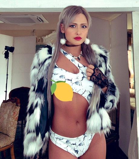 lockiges ebenholz nur fans hübsche nackte bild