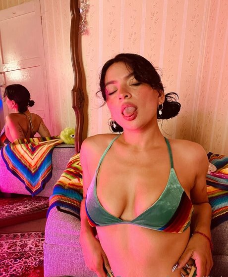 babywiiitch sexy akt bild