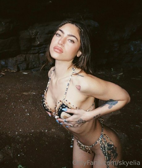 skyelia erotische nackte bilder