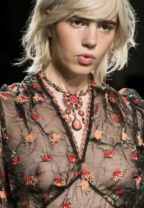 Julia Cumming erotische erwachsene foto