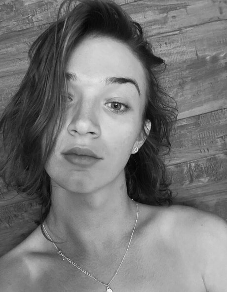 berühmte onlyfans erotische kunst fotos