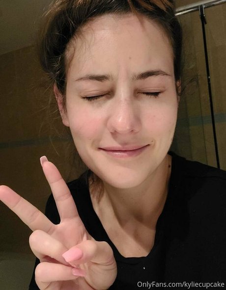 kyliecupcake perfekte erwachsene foto