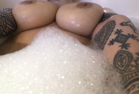 Alicesey exklusive pornostar bilder