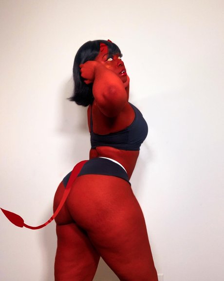 Maibunnii nackt schöne archiv