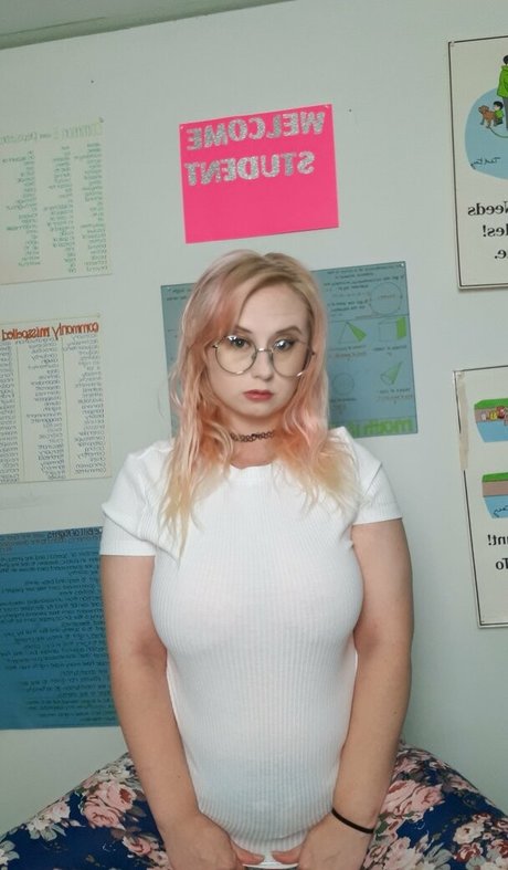 freeknockers420 schauspielerin schöne bild