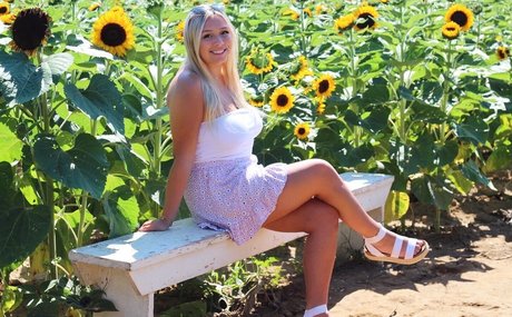 Alyssa K perfekte erwachsene foto