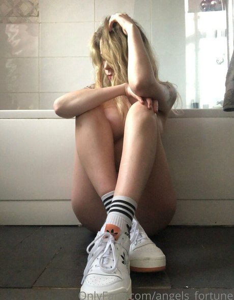 angels fortune kunst akt archiv