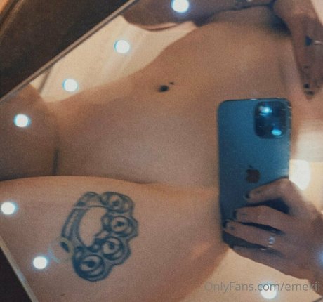 emekii pornostar sex bild