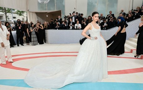 Alia Bhatt heiße schöne archiv