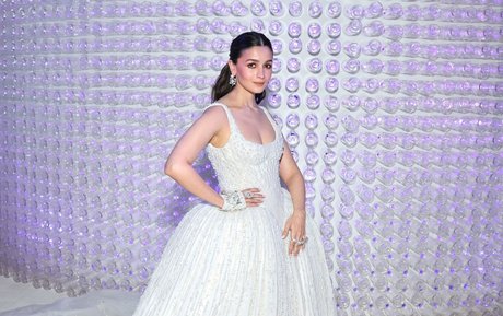 Alia Bhatt heiße schöne galerien