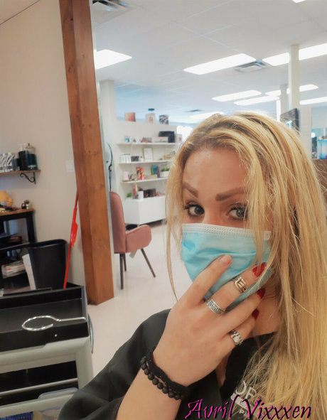 avrilvixxxen schauspielerin hübsche archiv