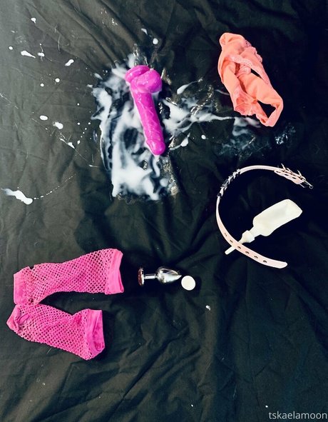 tskaelamoon heiße kunst fotos