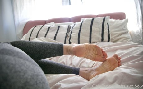 suzybloow pornostar nackt fotos