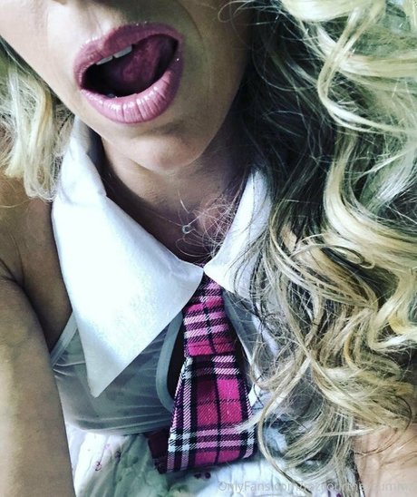 mzcourtneycummz nacktheit heiße bilder