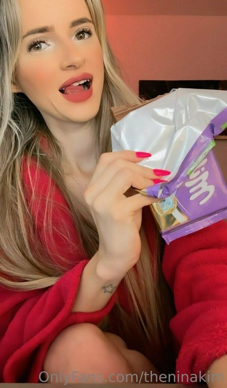 theninakim exklusive akt galerien