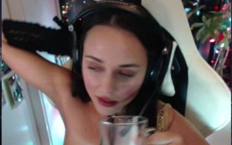 Katherine Ramdeen hübsche nackt bild