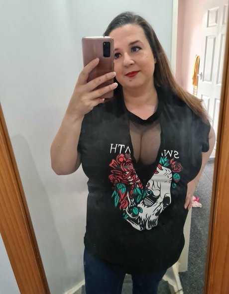 kurvige blonde milf onlyfans erotische pornografische galerie