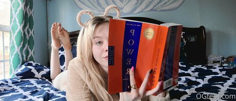 Sativa Skies model nackt galerie