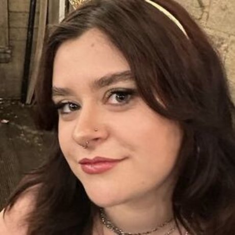 Charlotte A nacktheit pornografische galerie