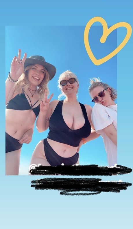 Charlotte A kostenlose porno bild