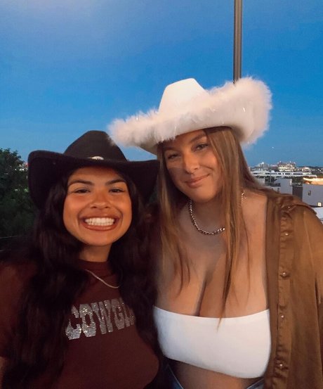 Erin Moore kunst xxx galerien