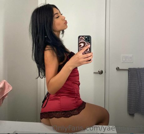 Yael Bernal nackt nette foto