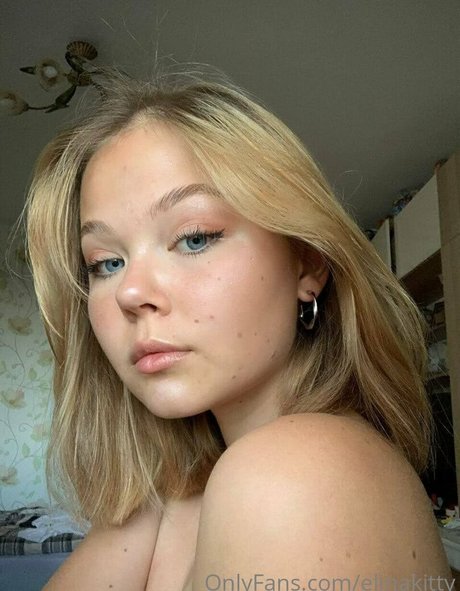 elinakitty nackt erotische foto