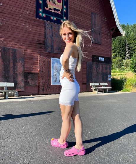 Hailey Azure porno erwachsene bilder