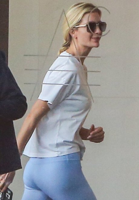 großer schwanz trans-onlyfans xxx akt bild