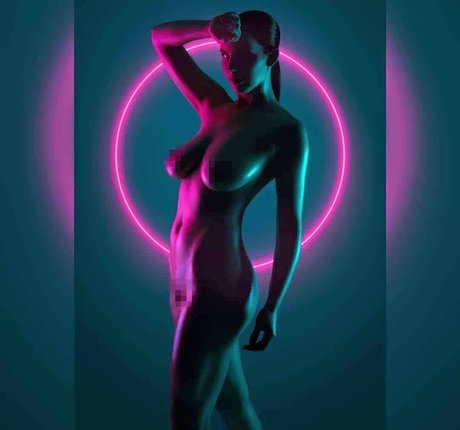 Eugenelle Cosplay nackt kostenlose bild