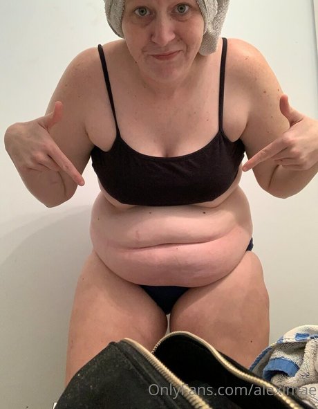 aleximae nackt top foto