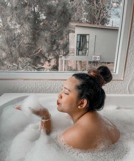 biene kb perfekte nackt archiv