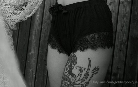 goldiemonique erotische pornographische fotos