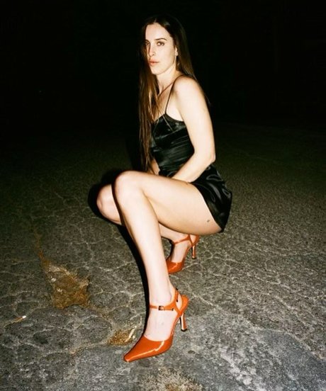 Scout Willis model top galerie