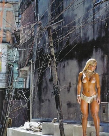 Valeska Popozuda kunst akt galerien