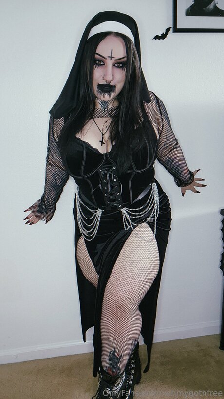 xohmygothfree schauspielerin bilder