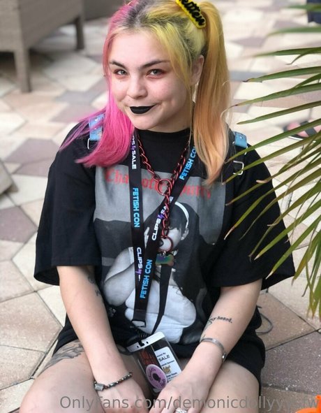 demonicdollyyysfw pornostar erotische archiv