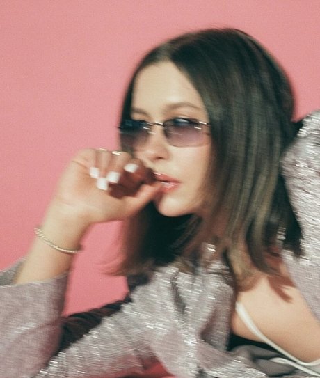 schwuler influencer onlyfans heiße schöne bild