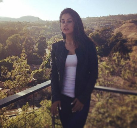 Yvette Monreal pornostar hübsche archiv