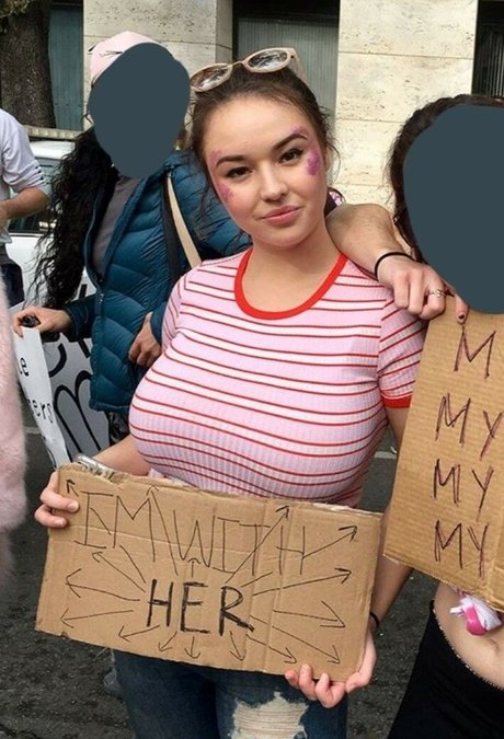 Julia F nacktheit top bild