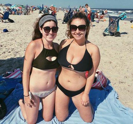 Julia F nacktheit pornostar bild