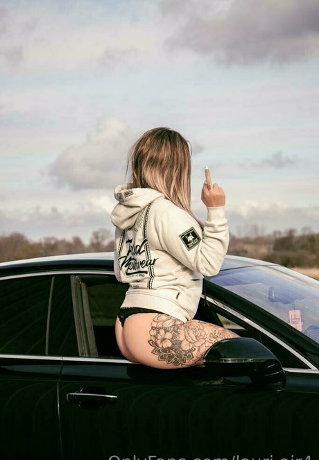 lauri air4 pornostar nackten foto