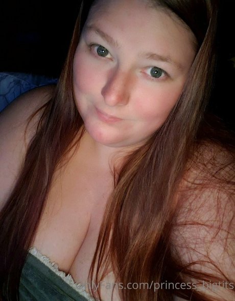Princess Big Tits hübsche kostenlose fotos