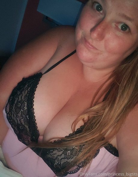 Princess Big Tits erwachsene exklusive foto